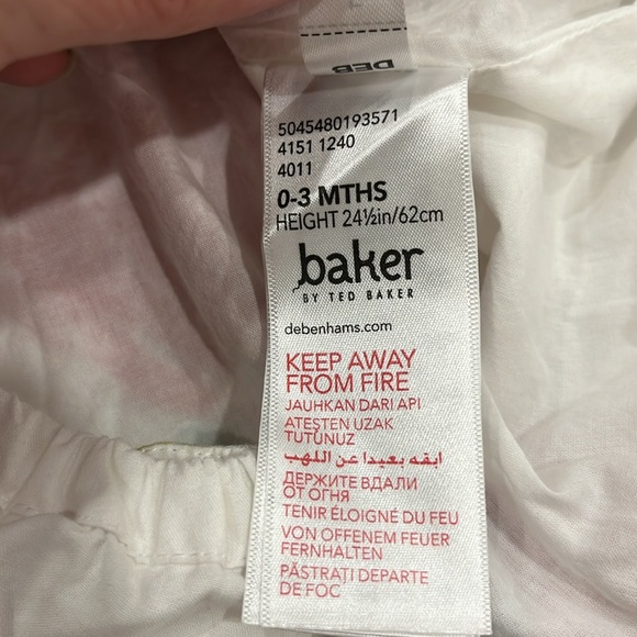 Gorgeous white floral print cotton infant girls snap leg romper from Ted Baker - Picture 7 of 8